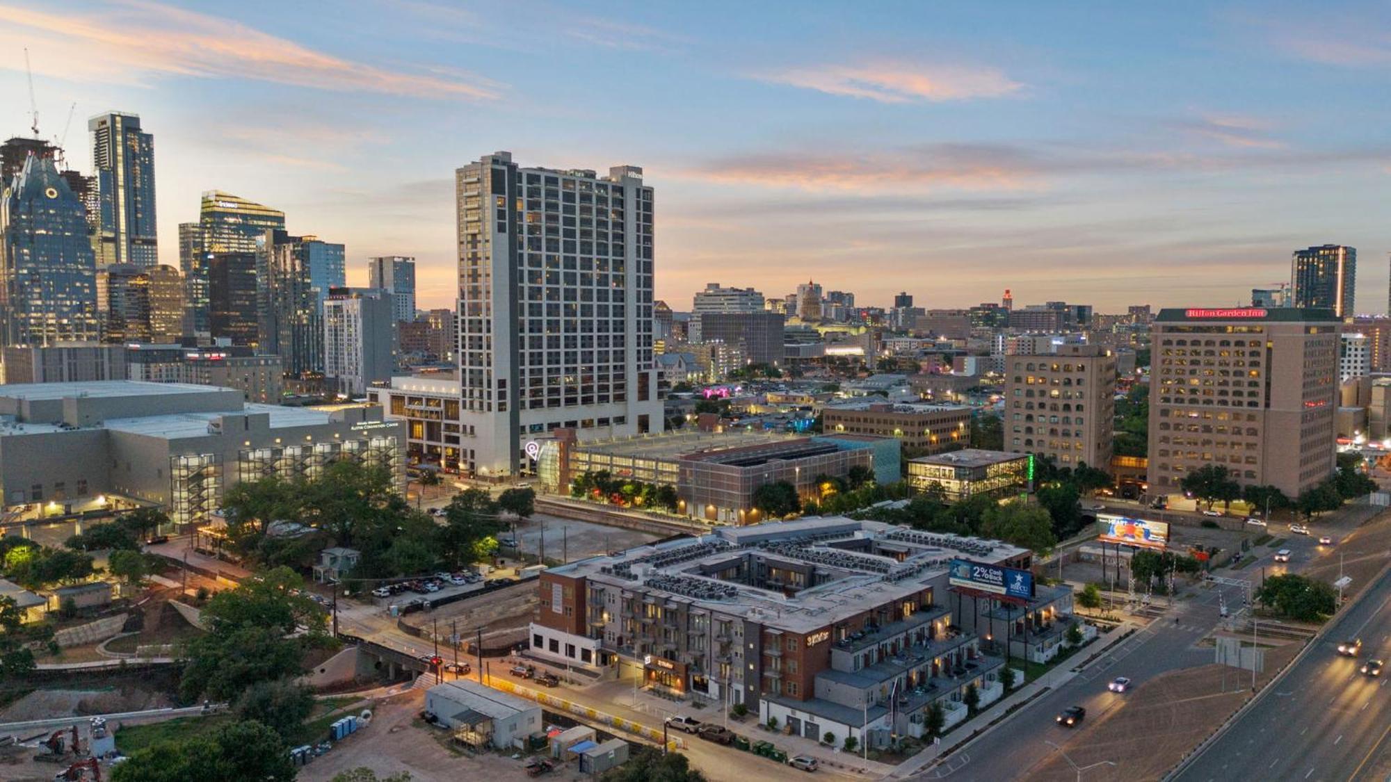 Placemakr Downtown Остин Екстериор снимка