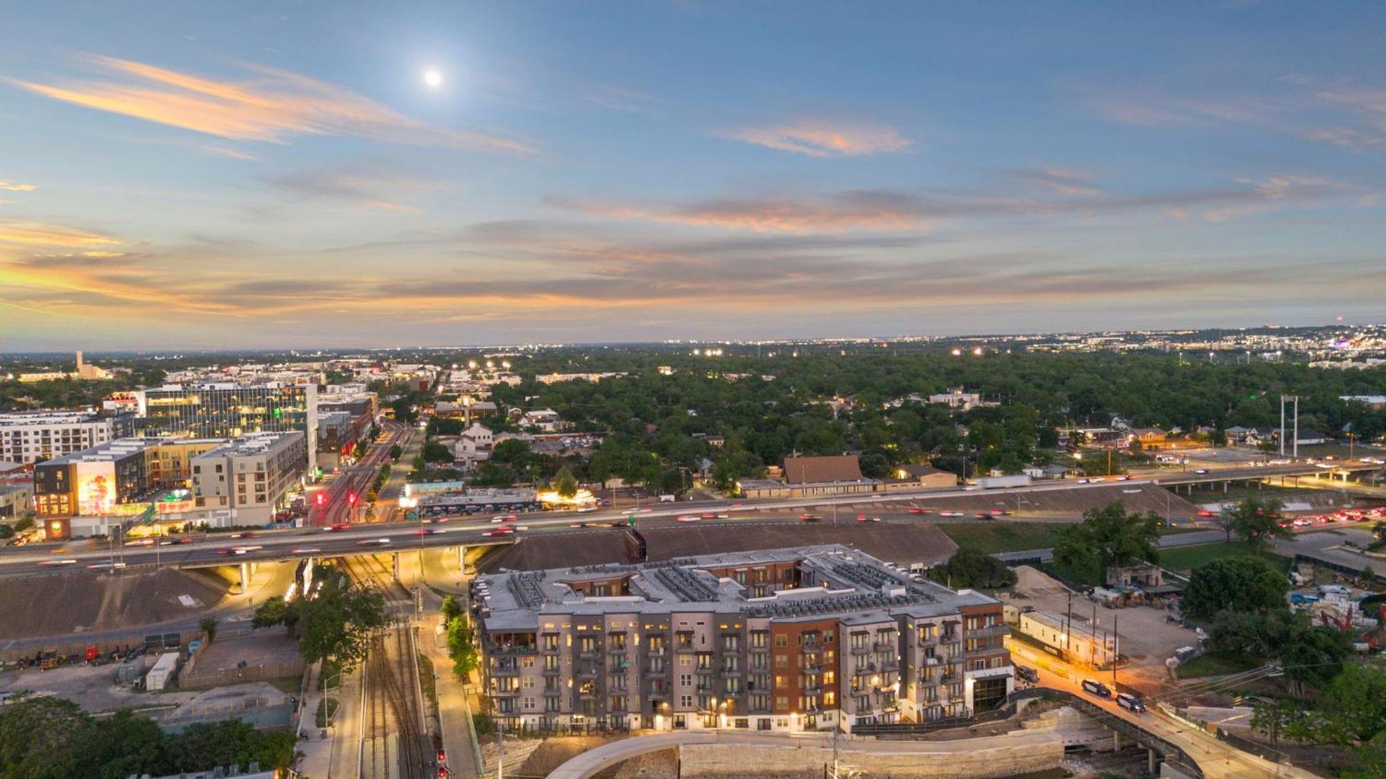 Placemakr Downtown Остин Екстериор снимка